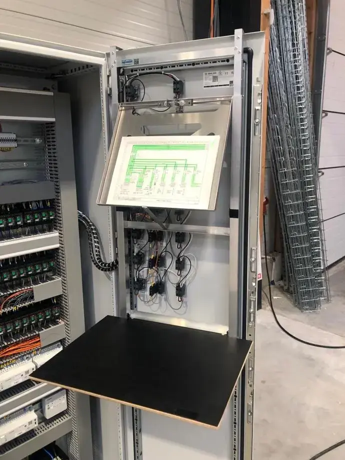 Pupitre de supervision avec schéma synoptique